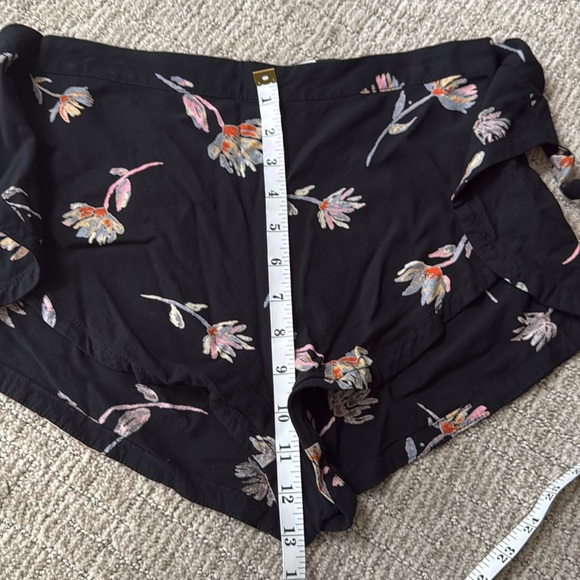 UO Kimchi Blue Shorts - Picture 11 of 12